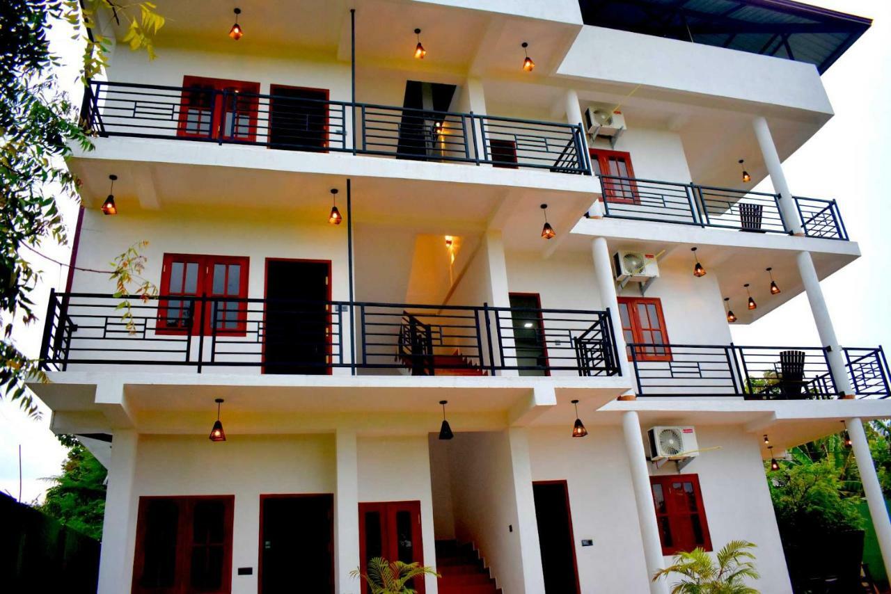 Blue Sky Hotel Yala Exterior foto
