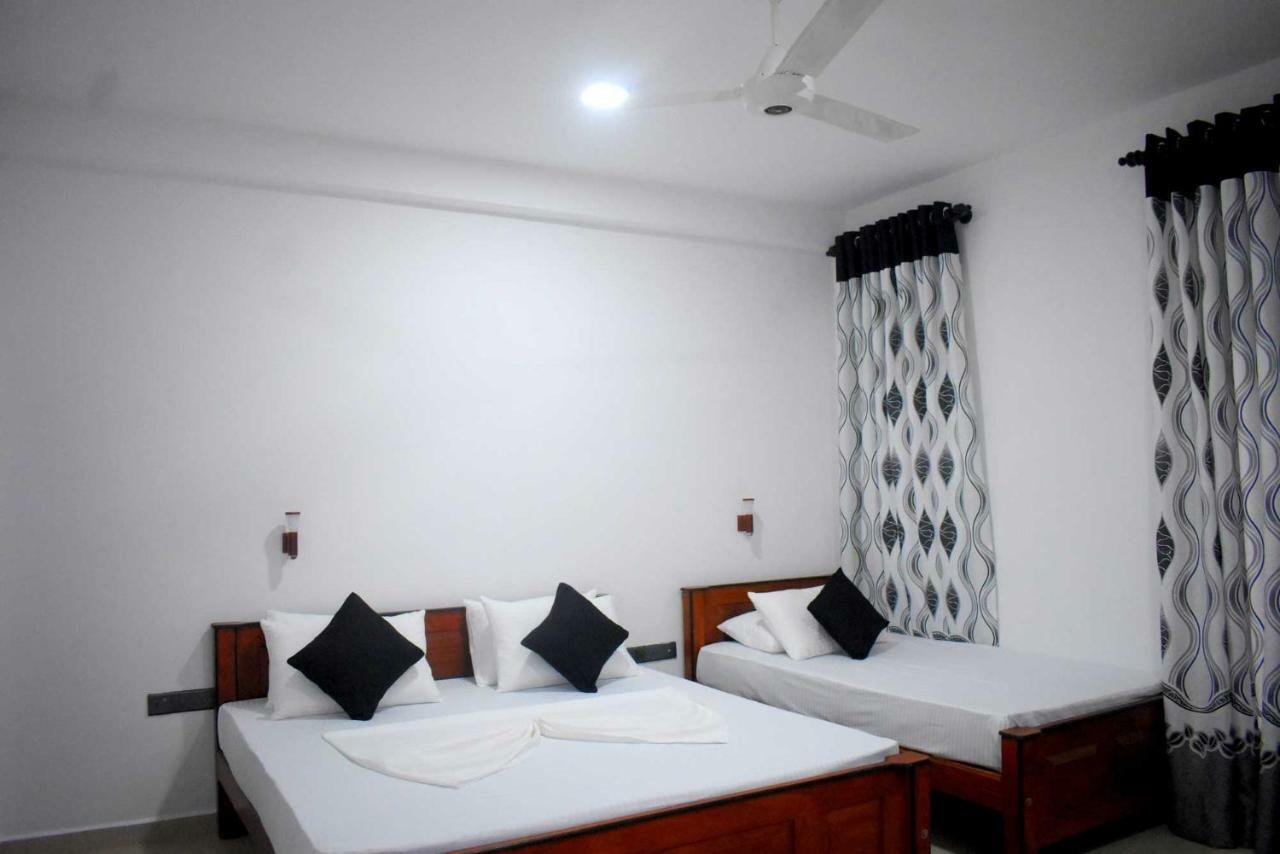 Blue Sky Hotel Yala Exterior foto